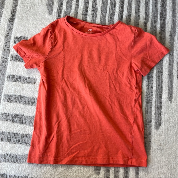Bundle of H&M Short Sleeve Tees - Picture 13 of 15